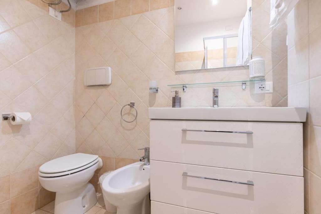 Private Suite In A Guest House With Private Bathroom N3 Roma Eksteriør bilde